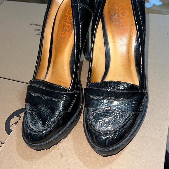 Micheal kors loafer heel - Picture 2 of 2